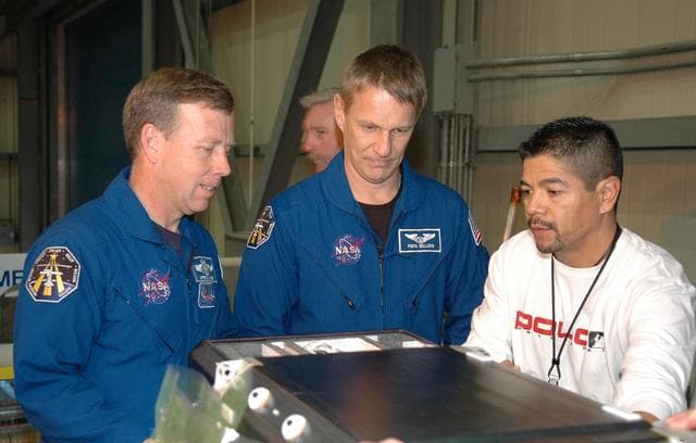 NASA image: KSC-06pd0307