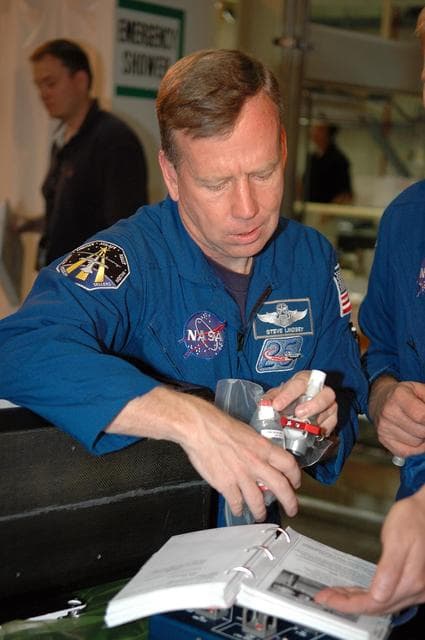 NASA image: KSC-06pd0309