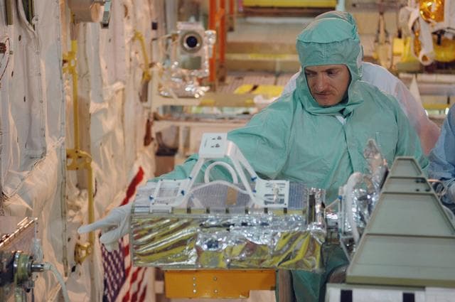 NASA image: KSC-06pd0314