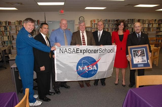 NASA image: KSC-06pd0352