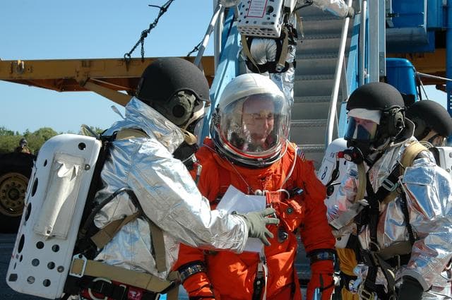 NASA image: KSC-06pd0489