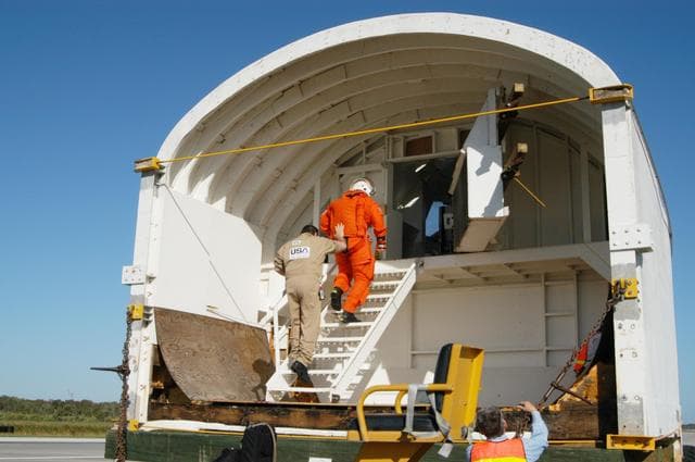 NASA image: KSC-06pd0507