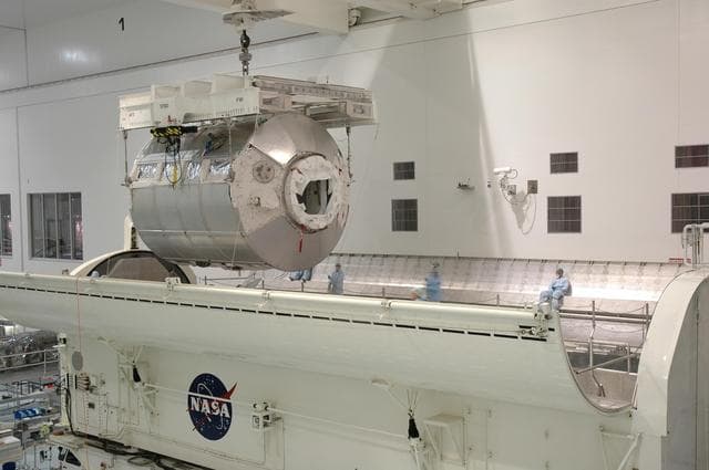 NASA image: KSC-06pd0525