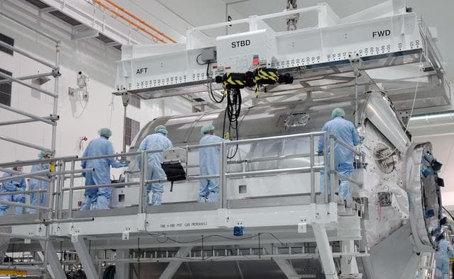 NASA image: KSC-06pd0528