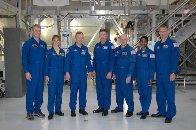 NASA image: KSC-06pd0533
