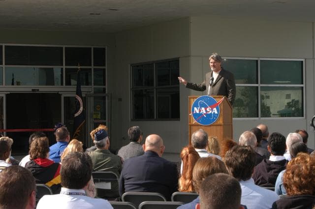 NASA image: KSC-06pd0545