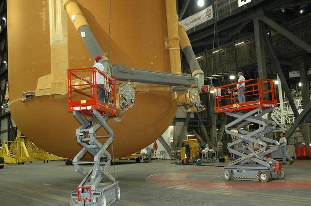 NASA image: KSC-06pd0719