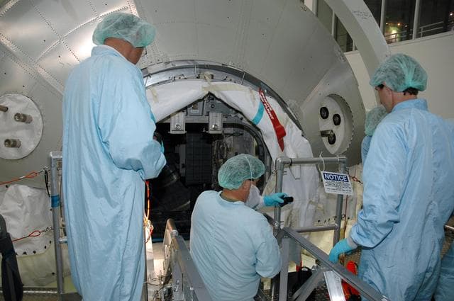 NASA image: KSC-06pd0748