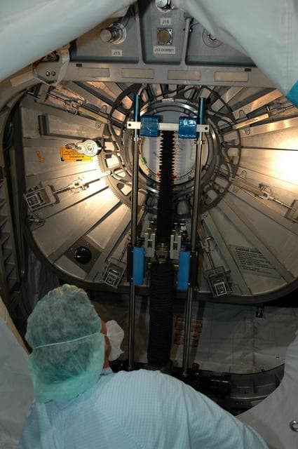 NASA image: KSC-06pd0750