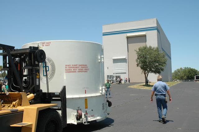 NASA image: KSC-06pd0772