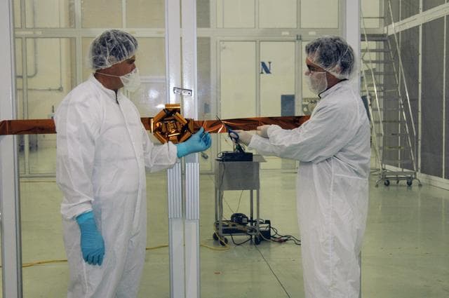 NASA image: KSC-06pd0783