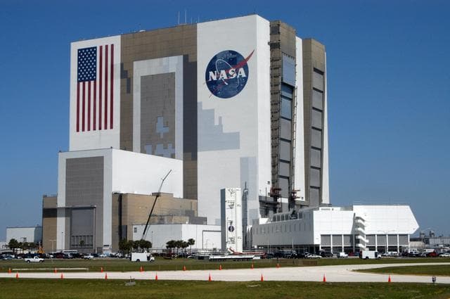 NASA image: KSC-06pd0841
