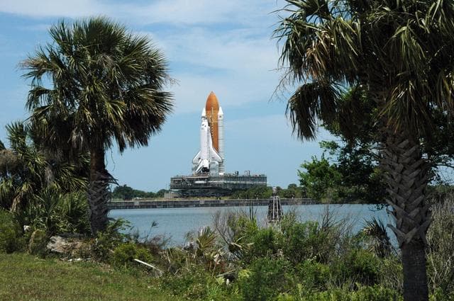 NASA image: KSC-06pd0870