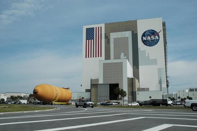 NASA image: KSC-06pd0916