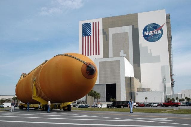 NASA image: KSC-06pd0917