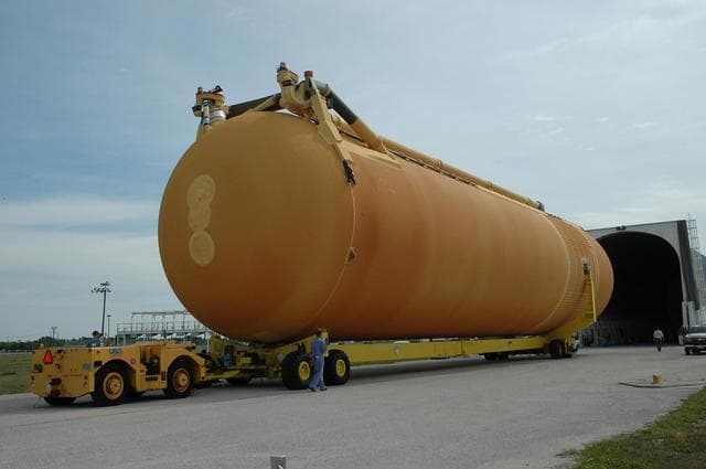 NASA image: KSC-06pd0919