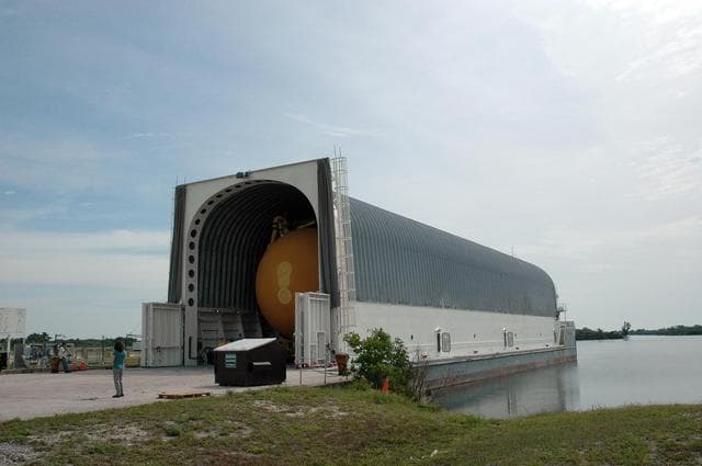 NASA image: KSC-06pd0921