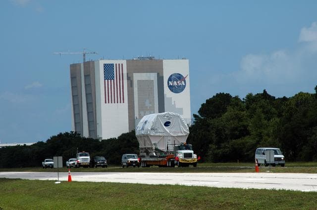 NASA image: KSC-06pd0963