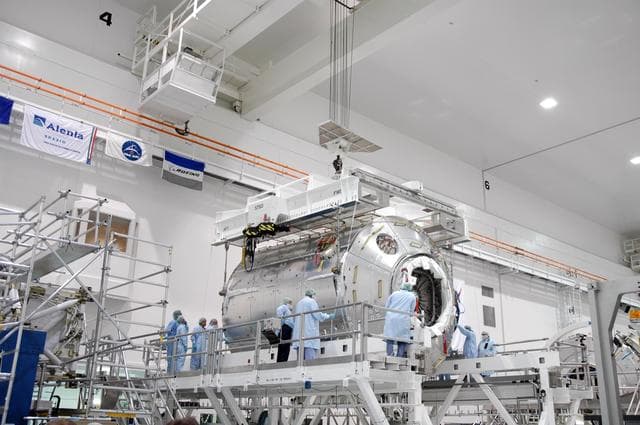 NASA image: KSC-06pd0971