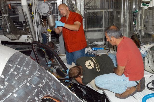 NASA image: KSC-06pd1009