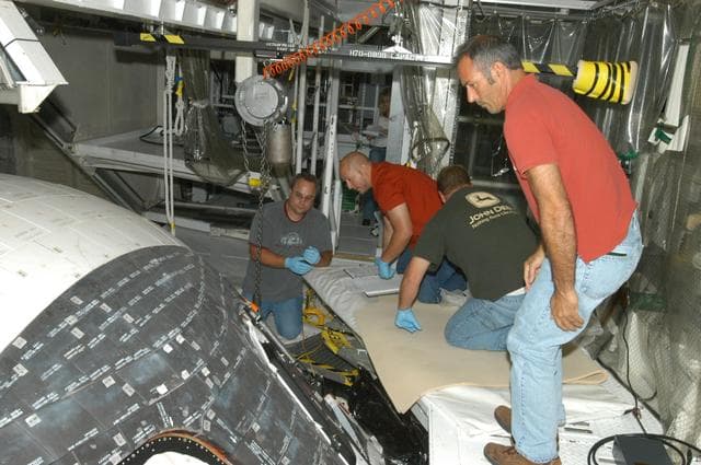 NASA image: KSC-06pd1011