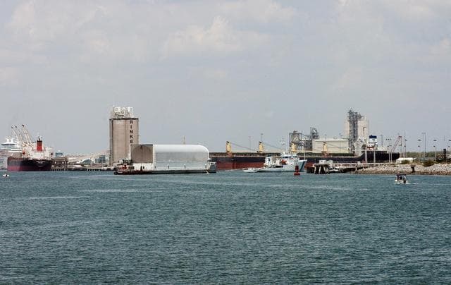 NASA image: KSC-06pd1015