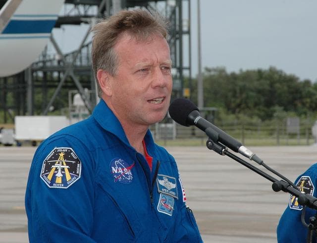 NASA image: KSC-06pd1041