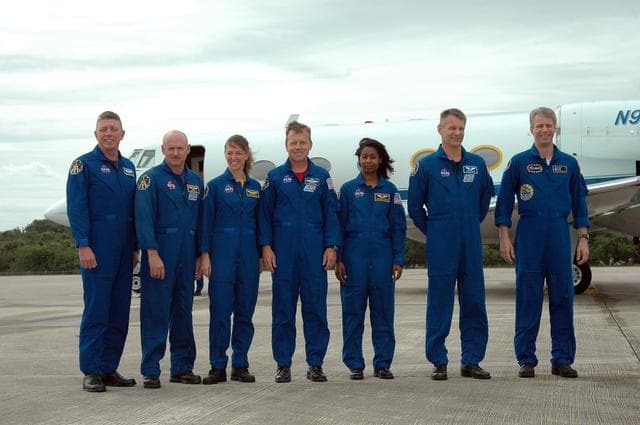 NASA image: KSC-06pd1048