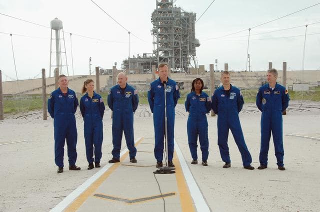 NASA image: KSC-06pd1049