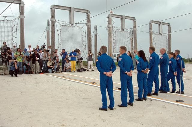 NASA image: KSC-06pd1055