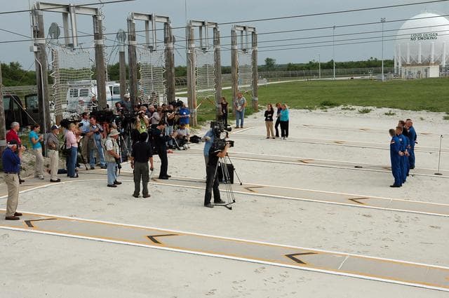 NASA image: KSC-06pd1056