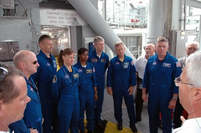 NASA image: KSC-06pd1059