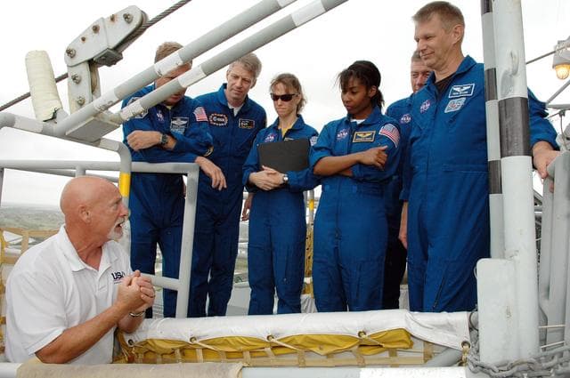 NASA image: KSC-06pd1060