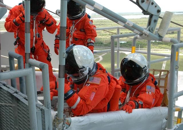 NASA image: KSC-06pd1095