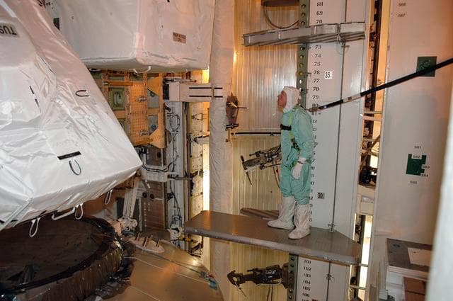 NASA image: KSC-06pd1120