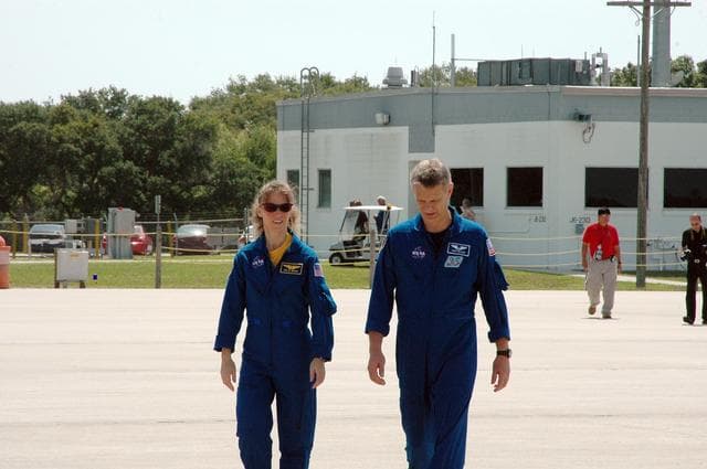 NASA image: KSC-06pd1125