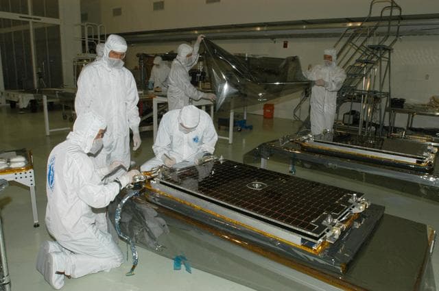 NASA image: KSC-06pd1134
