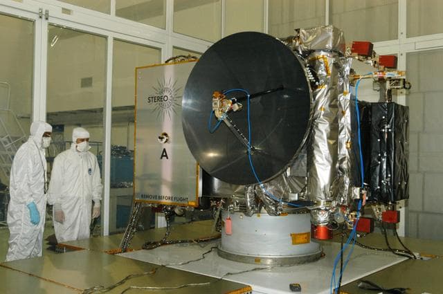 NASA image: KSC-06pd1139