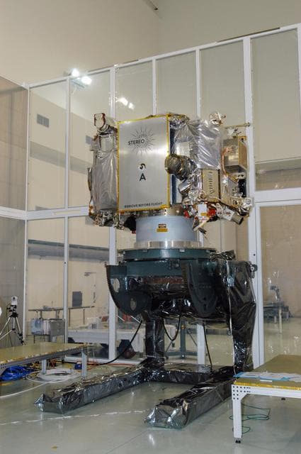 NASA image: KSC-06pd1158