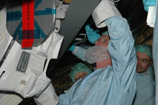 NASA image: KSC-06pd1174
