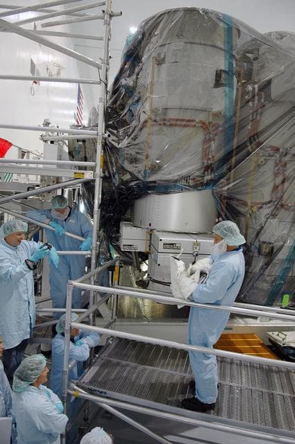NASA image: KSC-06pd1180