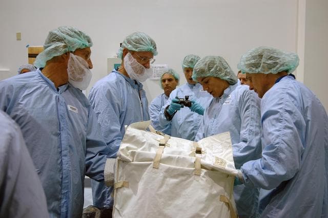 NASA image: KSC-06pd1183
