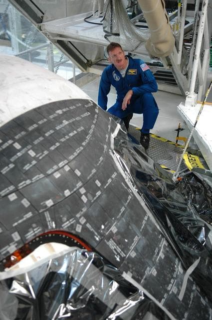 NASA image: KSC-06pd1195