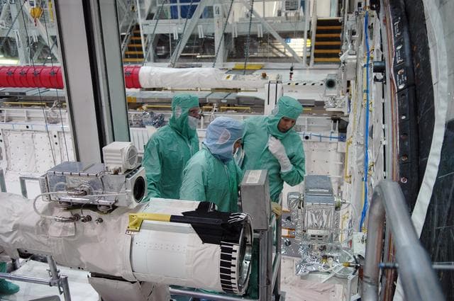 NASA image: KSC-06pd1206
