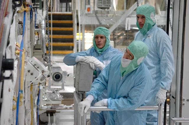 NASA image: KSC-06pd1214