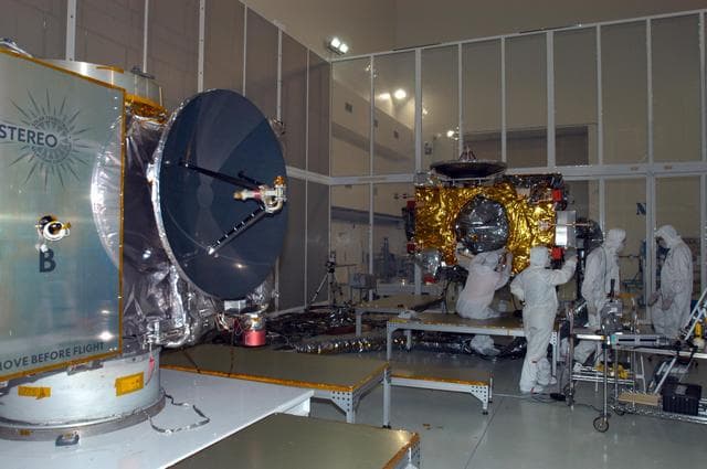NASA image: KSC-06pd1226