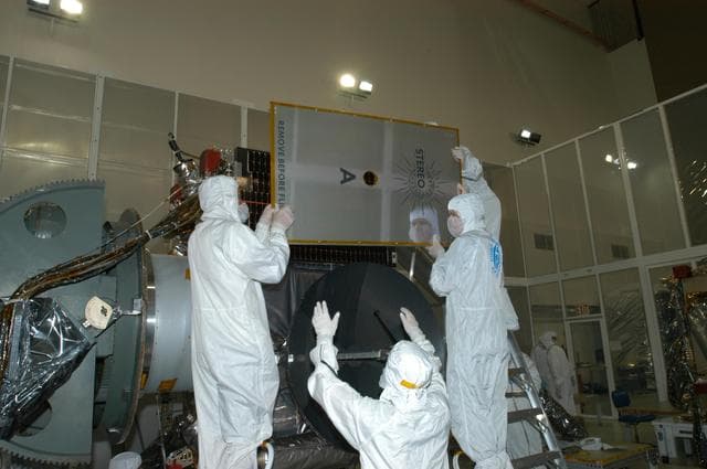 NASA image: KSC-06pd1228