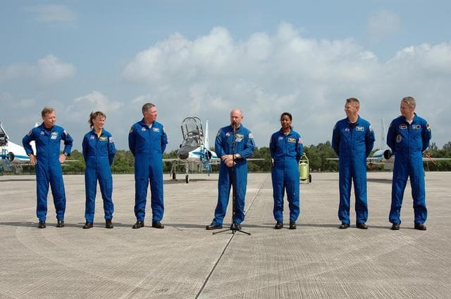 NASA image: KSC-06pd1248