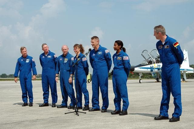 NASA image: KSC-06pd1249