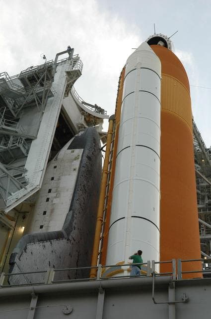 NASA image: KSC-06pd1298
